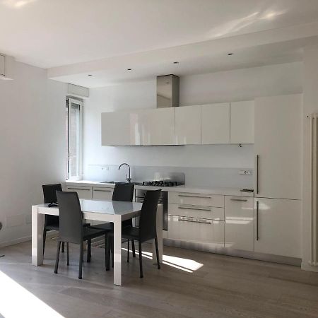 Bright & Spacious Apartment Near Navigli - Ponti Милан Экстерьер фото