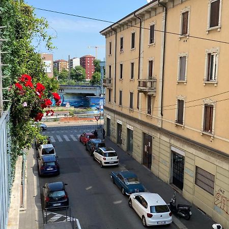 Bright & Spacious Apartment Near Navigli - Ponti Милан Экстерьер фото
