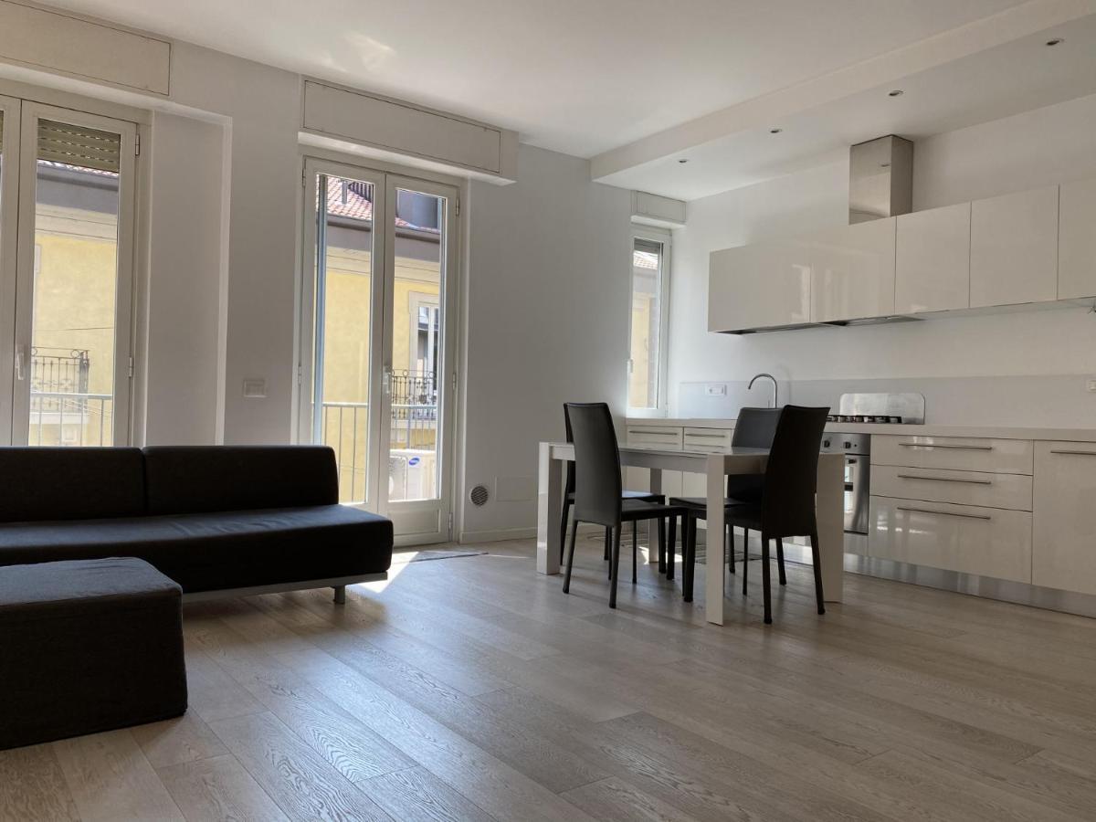 Bright & Spacious Apartment Near Navigli - Ponti Милан Экстерьер фото